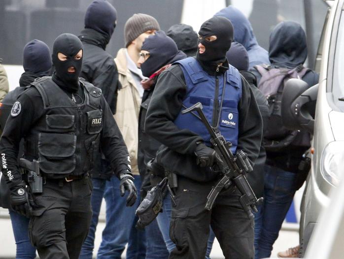 В ходе антитеррористической спецоперации в Брюсселе полиция задержала 16 человек