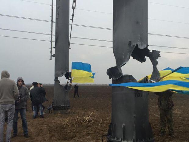 РФ підігнала танки і «Гради» до українського кордону з Кримом через підрив ЛЕП — Кива