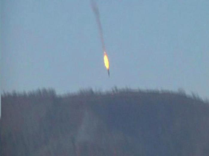 В Міноборони РФ підтвердили падіння російського літака на кордоні з Туреччиною