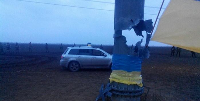 Ремонтники «Укрэнерго» установили новую ЛЭП вместо поврежденной