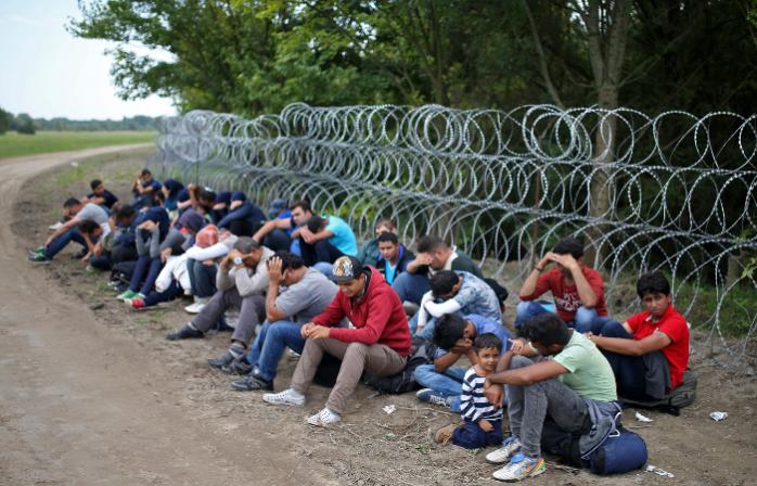 Македония строит металлический забор на границе с Грецией