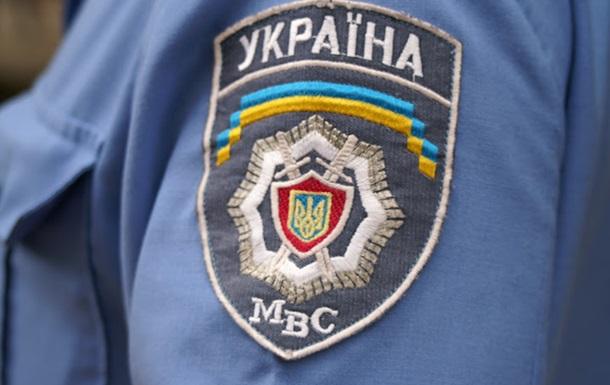 В Киеве у 17-летнего парня изъяли гранаты, пистолеты, удостоверения МВД и СБУ