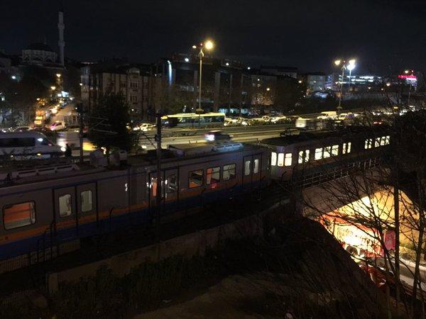 В метро Стамбула взорвали самодельную бомбу — власти (ВИДЕО)