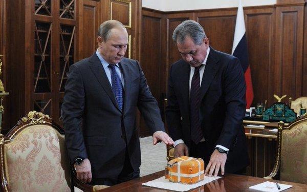 Шойгу принес Путину «черный ящик». Утверждает, что со сбитого Су-24 (ФОТО)