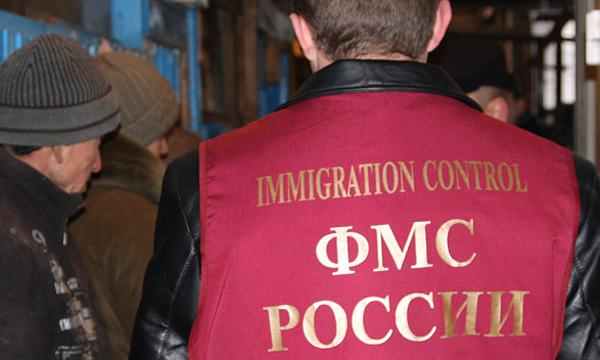 ФМС предлагает запретить въезд в РФ сторонникам революций