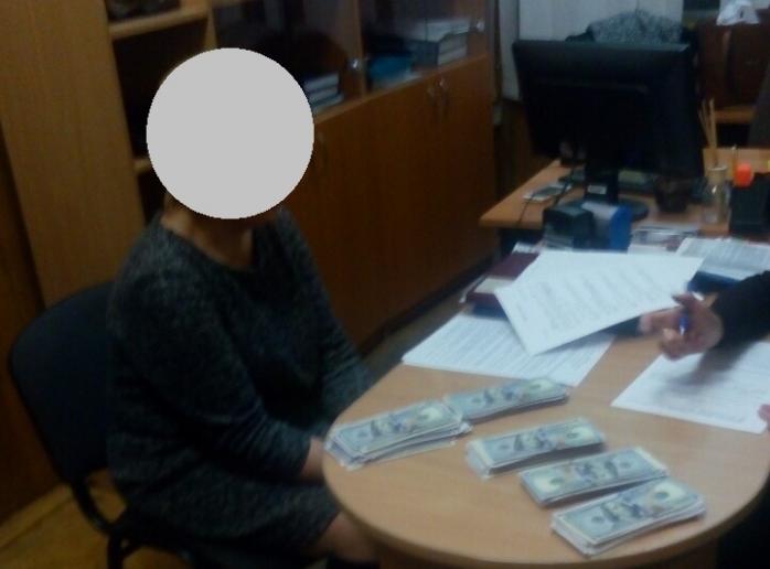 В Киеве на взятке в 50 тыс. долл. задержали руководителя управления юстиции