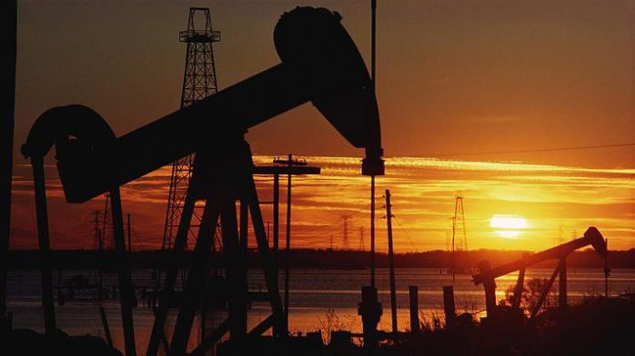 Цена на нефть Brent вновь опустилась ниже 37 долларов