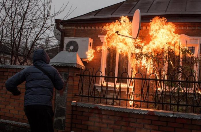 В Харьковской области дом начальника полиции забросали коктейлями Молотова (ВИДЕО)