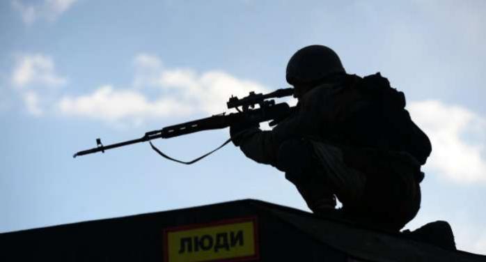 В Марьинке снайпер подстрелил местного жителя