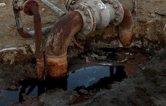 В РФ из-за разрыва нефтепровода погибли два человека
