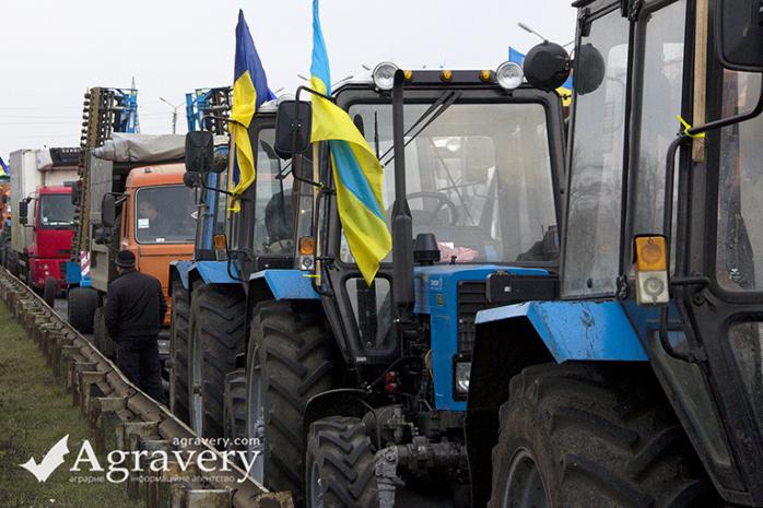 У 10 областях України аграрії блокували дороги (ФОТО)