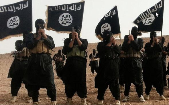 Боевики ИГИЛ опубликовали видео с казнью британцев и обращением к Кэмерону