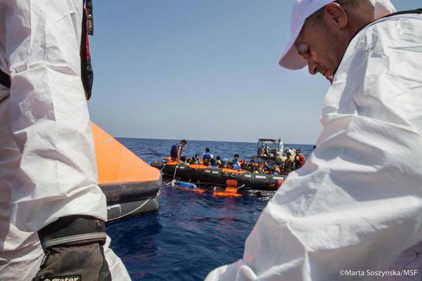 На берег Турции выбросило тела более 20 мигрантов
