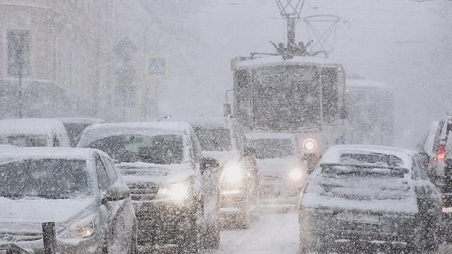 В Украине могут перекрыть южные и восточные дороги из-за непогоды