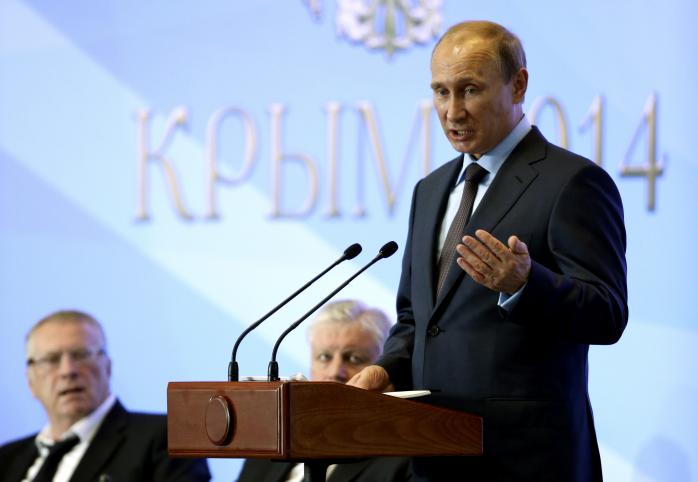 Путин: РФ в Крыму использовала вооруженные силы, только чтобы сдержать украинских военных