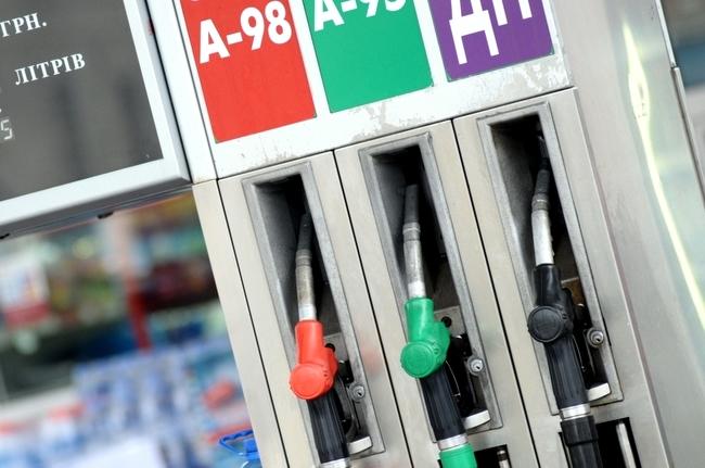Цена на бензин должна снизиться минимум на 1 гривну — Демчишин