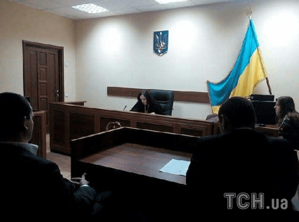Суд по мажору Толстошеєву проходить у закритому режимі