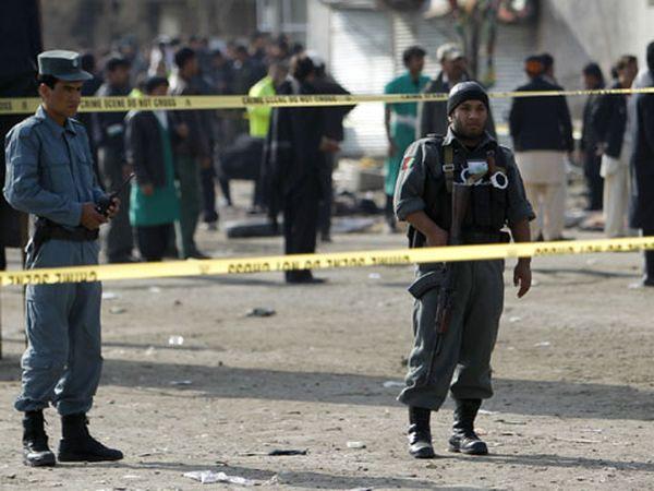 В восточном Афганистане подорвался смертник, 11 человек погибли
