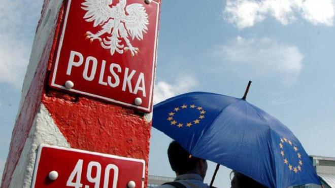 Польша приняла около 1 млн беженцев из Украины — премьер