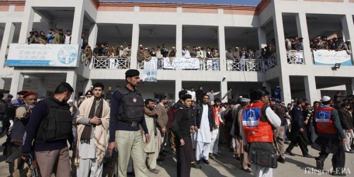 Жертв теракту в університеті Пакистану вже 25