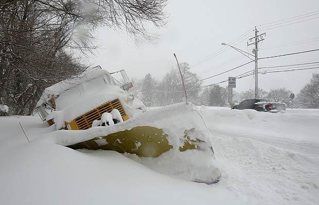 США готовятся к «снегопаду века»: отменены авиарейсы, закрыты школы и офисы (ФОТО)