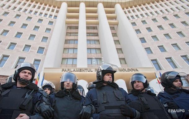 Власти Молдовы и лидеры протестов проведут переговоры о досрочных выборах