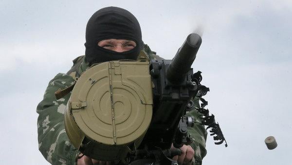 Донецкие боевики обстреливают силы АТО из пулеметов и гранатометов