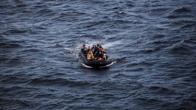 Біля берегів Греції затонув човен з мігрантами, є жертви