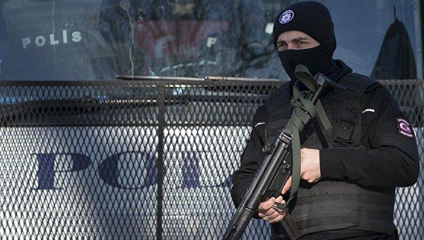 Полиция Турции задержала двух предполагаемых террористов-смертников
