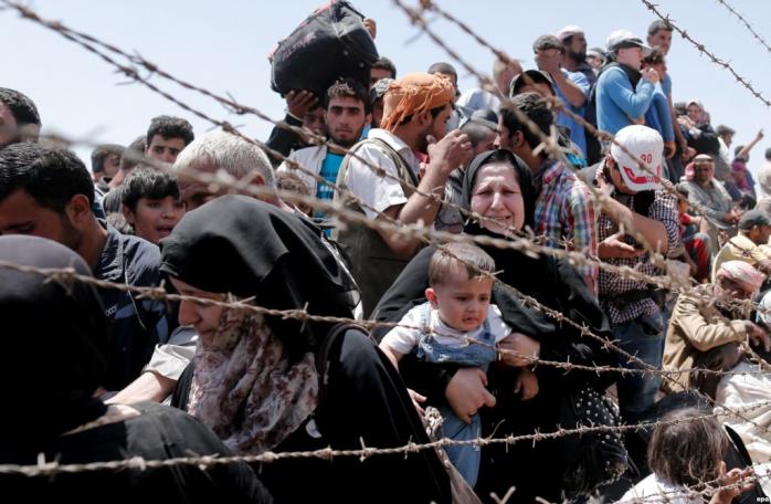 Біля турецького кордону накопичилося 30 тис. сирійців