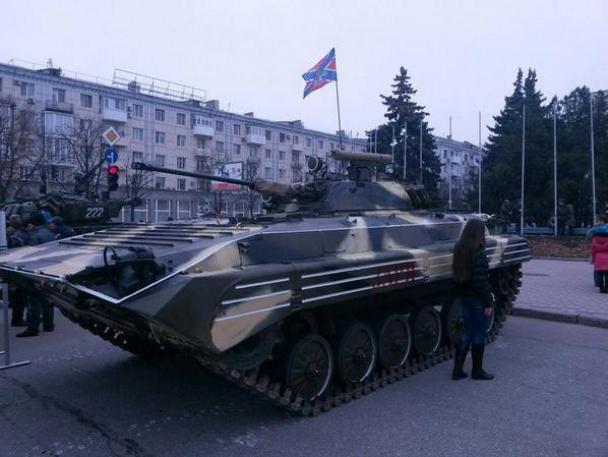 В Иловайск прибыли два эшелона военной техники — Мотузяник