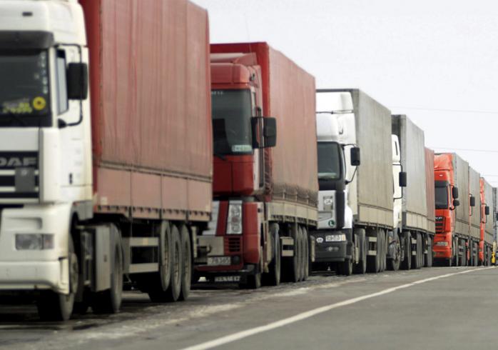Российские власти запретили движение украинских грузовиков по своей территории