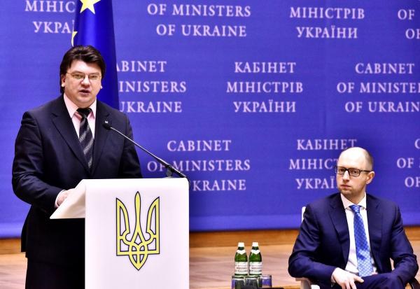 «Батьківщина» відкликає з уряду главу Мінмолодьспорту Жданова