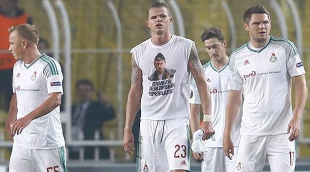 УЄФА завела справу на футболіста, який показав футболку з фото Путіна