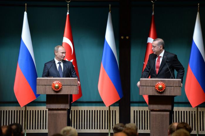 Есть угроза войны между Турцией и Россией — Олланд