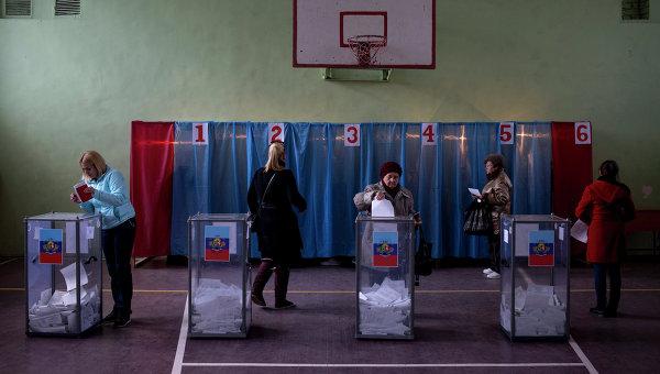 Ватажок бойовиків ЛНР переніс місцеві вибори