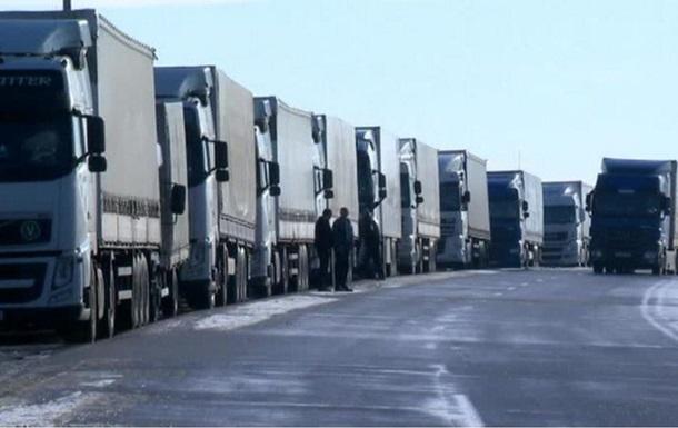Україна і Росія відновили транзитні вантажоперевезення