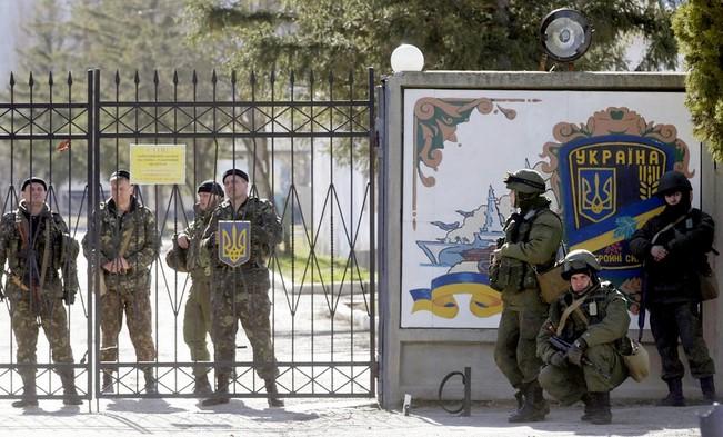 Военная прокуратура хочет допросить генерала, перешедшего на сторону оккупантов в Крыму