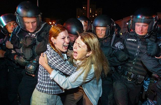 Два года Майдану: ГПУ до сих пор анализирует видео разгона активистов (ДОКУМЕНТ)