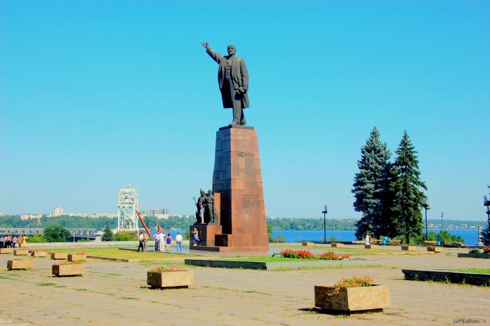 В Запорожье демонтируют крупнейший в Украине памятник Ильичу (ТРАНСЛЯЦИЯ)