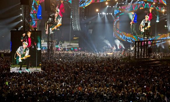 На концерт Rolling Stones на Кубе пришли около 400 тыс. человек (ВИДЕО)