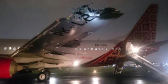 Два самолета столкнулись в аэропорту Джакарты (ФОТО)