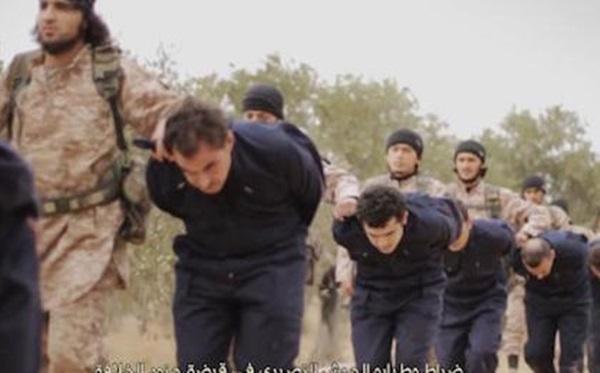 Боевики ИГИЛ взяли в плен десятки рабочих цементного завода — СМИ