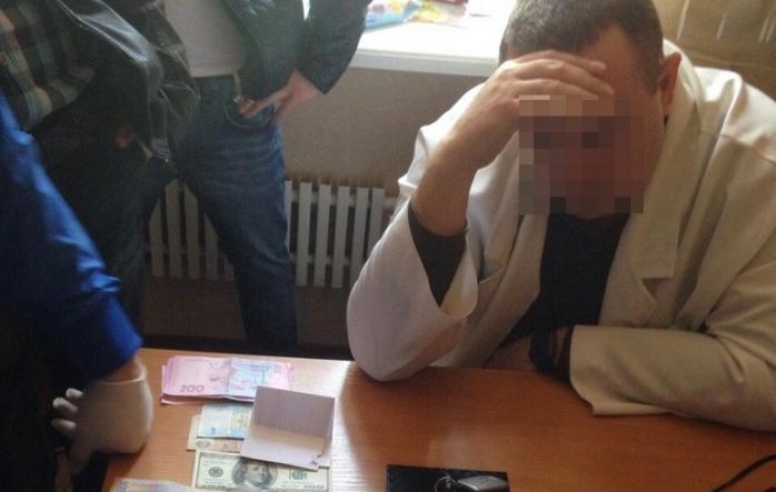 У Харкові схопили лікаря-здирника, котрий вимагав за госпіталізацію 11,5 тис. грн (ФОТО)