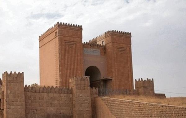 Боевики ИГИЛ уничтожили древнейшие Врата Бога в Ираке