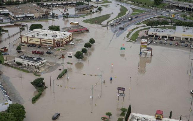 Хьюстон пострадал от сильнейшего наводнения (ФОТО)