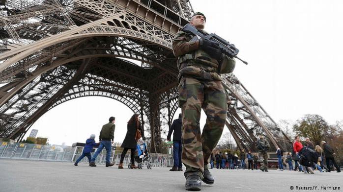 Режим НС у Франції може продовжитись до кінця Євро-2016