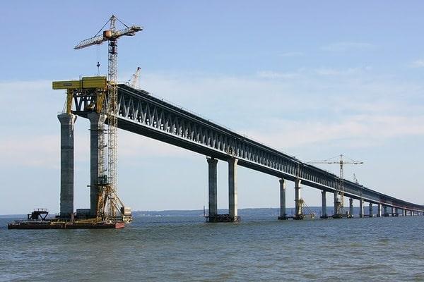 Строящийся мост в Крым стал самым дорогим мостом для России