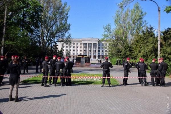 Вибухівку на Куликовому полі не знайшли, затримано 5 порушників порядку — поліція