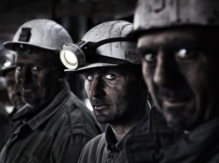 Вибух у шахті на Луганщині: з-під завалів дістали одного загиблого, шукають ще 9 осіб